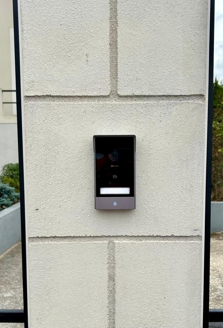 Visiophone connecté EZVIZ installé